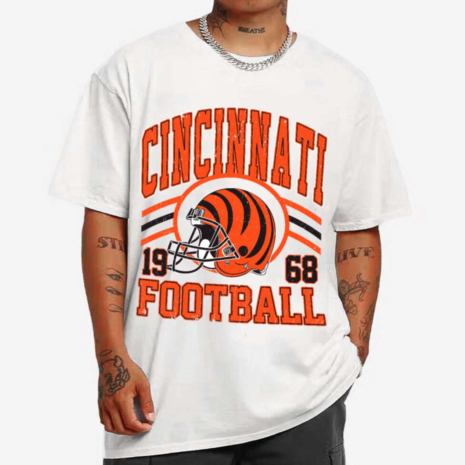 Vintage Sunday Helmet Football Cincinnati Bengals T-Shirt