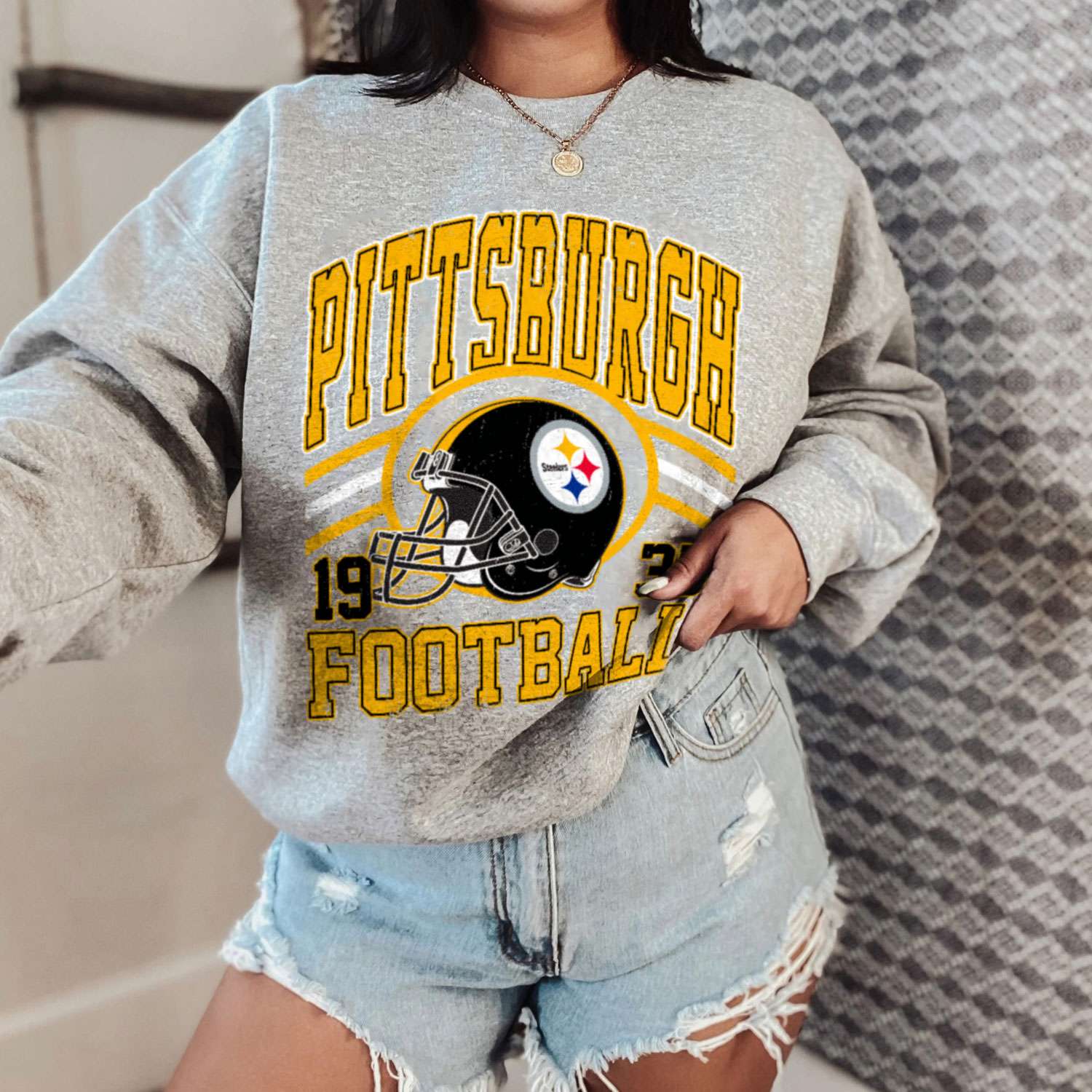 Vintage Sunday Helmet Football Pittsburgh Steelers T-Shirt