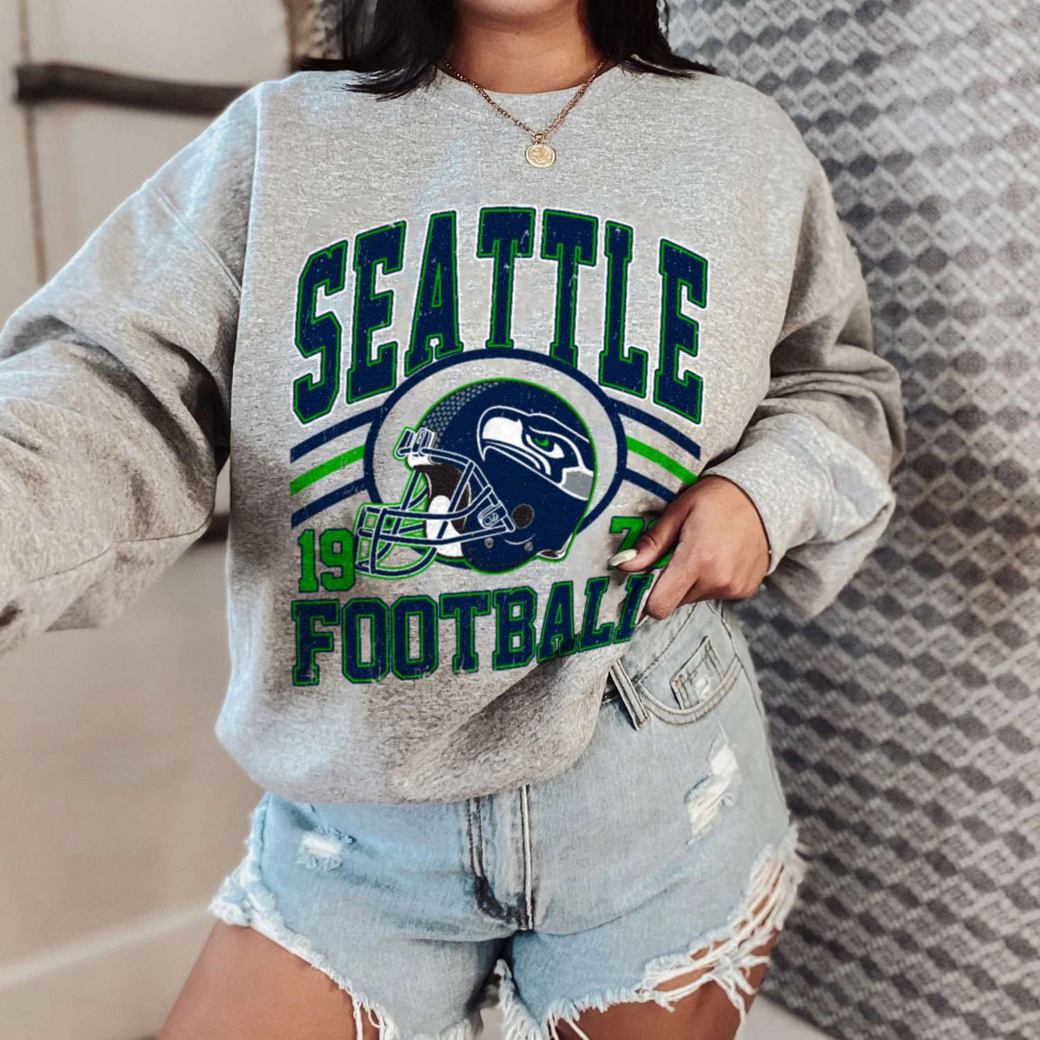 Vintage Sunday Helmet Football Seattle Seahawks T-Shirt