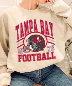 T Sweatshirt Women 1 DSHLM30 Vintage Sunday Helmet Football Tampa Bay Buccaneers T Shirt