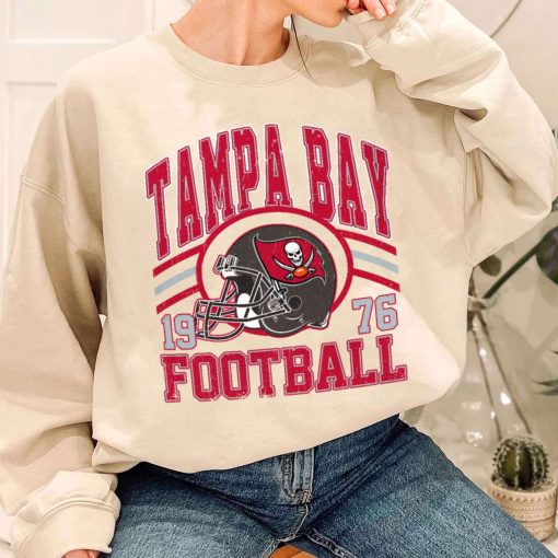 T Sweatshirt Women 1 DSHLM30 Vintage Sunday Helmet Football Tampa Bay Buccaneers T Shirt