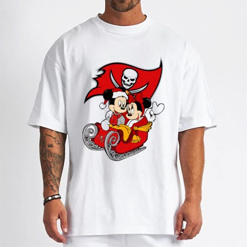 T Shirt Men DSBN469 Mickey Minnie Santa Ride Sleigh Christmas Tampa Bay Buccaneers T Shirt