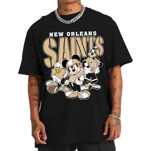 T Shirt Men DSMK23 New Orleans Saints Mickey Donald Duck And Goofy Football Team T Shirt