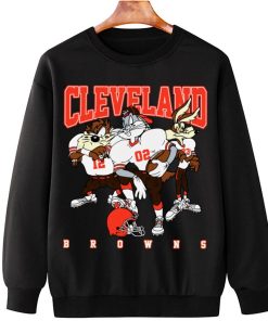 T Sweatshirt Hanging DSLT08 Cleveland Browns Bugs Bunny And Taz Player T Shirt