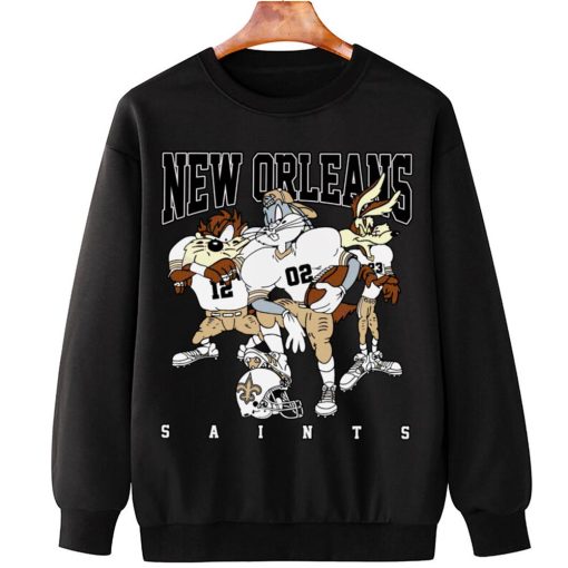 T Sweatshirt Hanging DSLT23 New Orleans Saints Bugs Bunny And Taz Player T Shirt