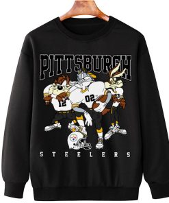 T Sweatshirt Hanging DSLT27 Pittsburgh Steelers Bugs Bunny And Taz Player T Shirt