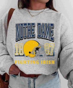 T Sweatshirt Women 00 TSNCAA40 Notre Dame Fighting Irish Retro Helmet University College NCAA Football T Shirt