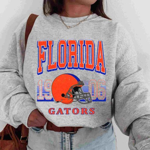 T Sweatshirt Women 00 TSNCAA42 Florida Gators Retro Helmet University College NCAA Football T Shirt