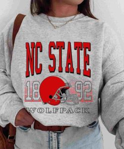 T Sweatshirt Women 00 TSNCAA63 Nc State Wolfpack Retro Helmet University College NCAA Football T Shirt