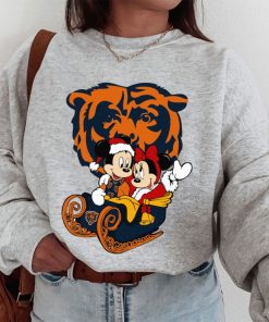 T Sweatshirt Women 1 DSBN091 Mickey Minnie Santa Ride Sleigh Christmas Chicago Bears T Shirt