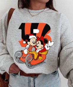 T Sweatshirt Women 1 DSBN099 Mickey Minnie Santa Ride Sleigh Christmas Cincinnati Bengals T Shirt