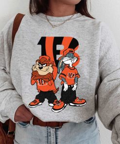 T Sweatshirt Women 1 DSBN110 Looney Tunes Bugs And Taz Cincinnati Bengals T Shirt