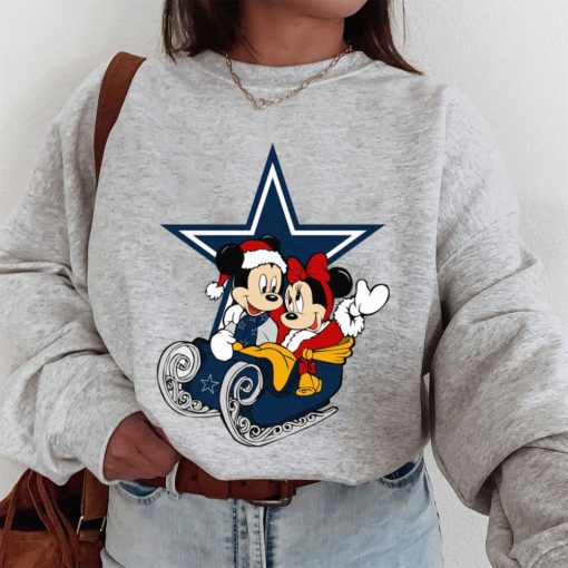 T Sweatshirt Women 1 DSBN132 Mickey Minnie Santa Ride Sleigh Christmas Dallas Cowboys T Shirt
