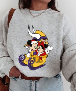 T Sweatshirt Women 1 DSBN332 Mickey Minnie Santa Ride Sleigh Christmas Minnesota Vikings T Shirt