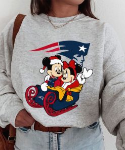 T Sweatshirt Women 1 DSBN351 Mickey Minnie Santa Ride Sleigh Christmas New England Patriots T Shirt