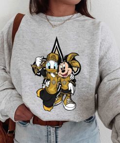 T Sweatshirt Women 1 DSBN359 Minnie And Daisy Duck Fans New Orleans Saints T Shirt