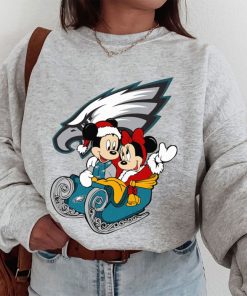 T Sweatshirt Women 1 DSBN414 Mickey Minnie Santa Ride Sleigh Christmas Philadelphia Eagles T Shirt