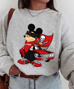 T Sweatshirt Women 1 DSBN466 Mickey Gangster And Car Tampa Bay Buccaneers T Shirt