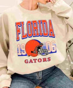 T Sweatshirt Women 1 TSNCAA42 Florida Gators Retro Helmet University College NCAA Football T Shirt