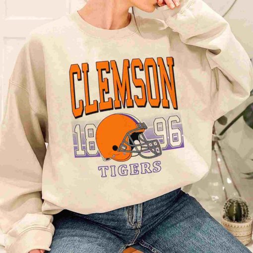 T Sweatshirt Women 1 TSNCAA49 Clemson Tigers Retro Helmet University College NCAA Football T Shirt