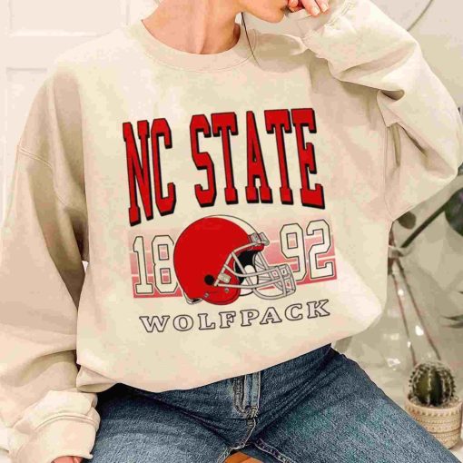 T Sweatshirt Women 1 TSNCAA63 Nc State Wolfpack Retro Helmet University College NCAA Football T Shirt