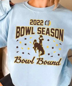 T Sweatshirt Women 2 DSBS36 Wyoming Cowboys College Football 2022 Bowl Season T Shirt