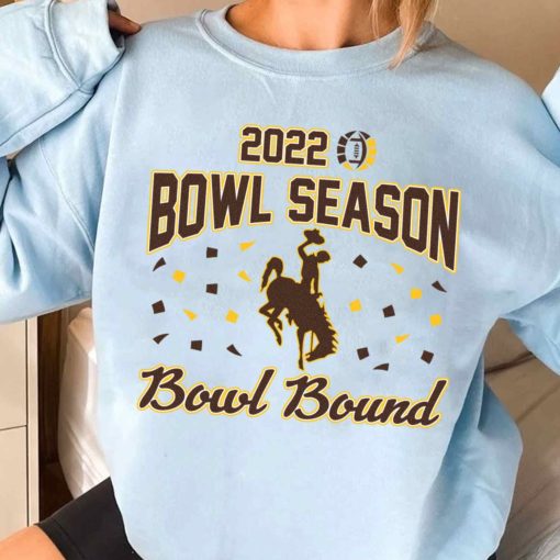 T Sweatshirt Women 2 DSBS36 Wyoming Cowboys College Football 2022 Bowl Season T Shirt