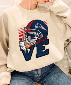 T Sweatshirt Women 3 DSBN347 Love Sign New England Patriots T Shirt