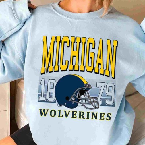 T Sweatshirt Women 3 TSNCAA47 Michigan Wolverines Retro Helmet University College NCAA Football T Shirt